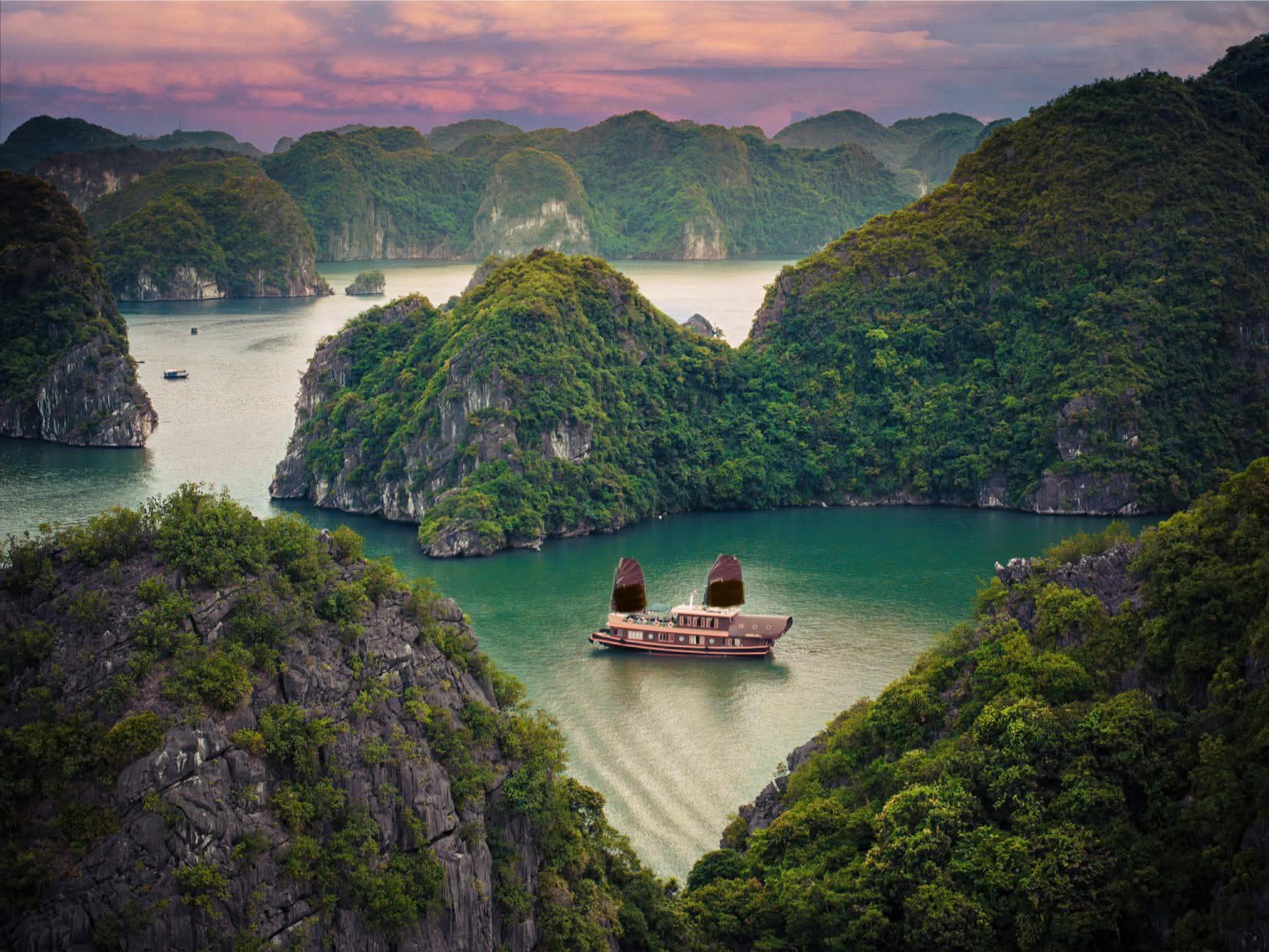 halong-cruise-luxury1 halong-cruise-luxury1