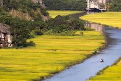 Explore Hanoi - Mai Chau - Ninh Binh Tour 3 Days