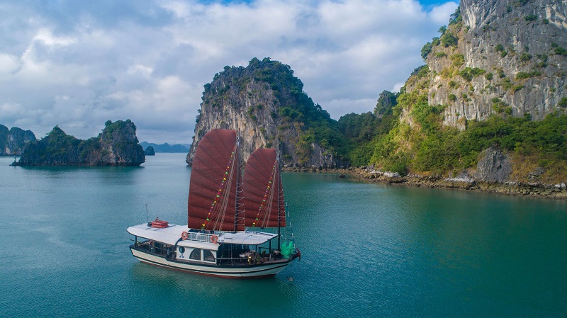L’Amour Junk Cruise Halong